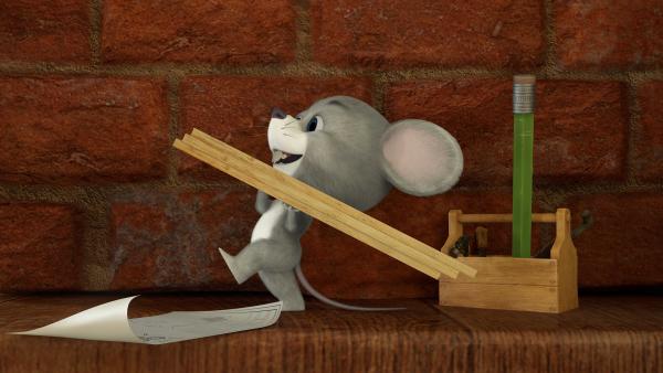 Bild 1 von 9: Die Maus überlegt währenddessen, wie sie auf die Uhr kommen kann.