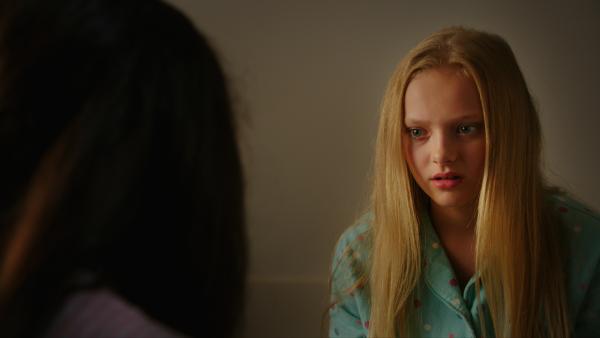 Bild 1 von 8: Megan (Amiah Miller)