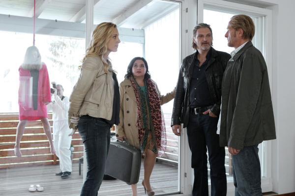 Bild 1 von 1: Im Bild (v.li.): Lilian Klebow (Penny Lanz), Maria Happel (Franziska Beck), Stefan Jürgens (Carl Ribarski), Helmut Bohatsch (Franz Wohlfahrt).