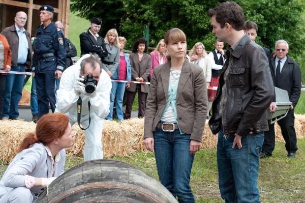 Bild 1 von 36: Im Bild (v.li.): Christine Klein (Dr. Haller), Kristina Sprenger (Karin Kofler), Jakob Seeböck (Lukas Roither).