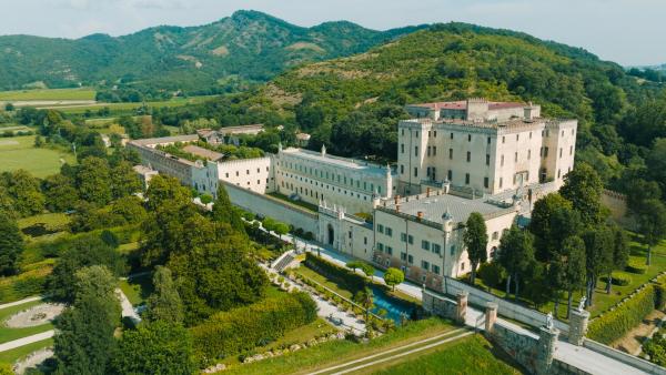 Bild 1 von 7: Castello del Catajo.