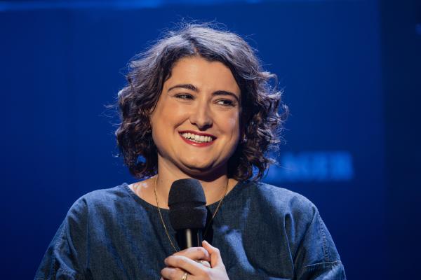Bild 1 von 56: Erstmals zu Gast bei Till Reiners: Die Stand-Up-Comedienne Matilde Keizer.