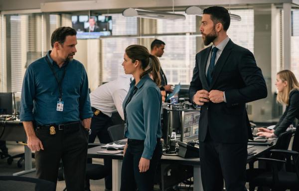 Bild 1 von 12: (v.l.n.r.) Jubal Valentine (Jeremy Sisto); Special Agent Maggie Bell (Missy Peregrym); Special Agent Omar Adom 'OA' Zidan (Zeeko Zaki)
