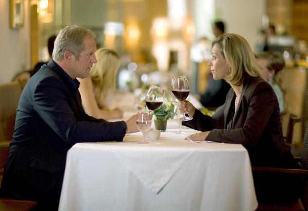 Bild 1 von 1: Im Bild: Harald Krassnitzer (Thomas Stickler), Carin C. Tietze (Johanna Stickler).