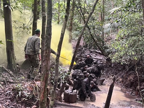 Bild 1 von 11: Schikane und Drill stehen auf der Tagesordnung.