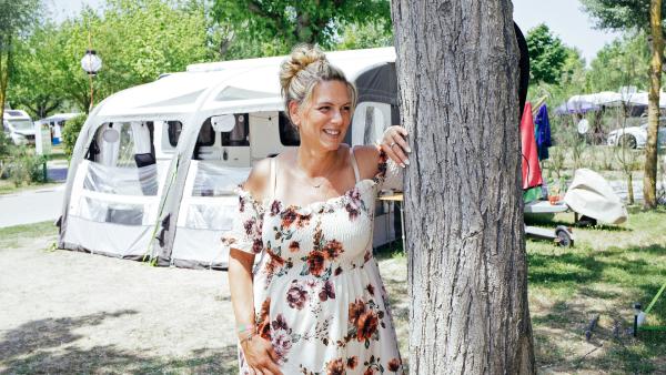 Bild 1 von 2: Die Fingerhuth-Clique kommt endlich wieder zusammen. Nicole (Foto) und Ehemann Sascha haben bereits einen Stellplatz für alle ausgesucht..