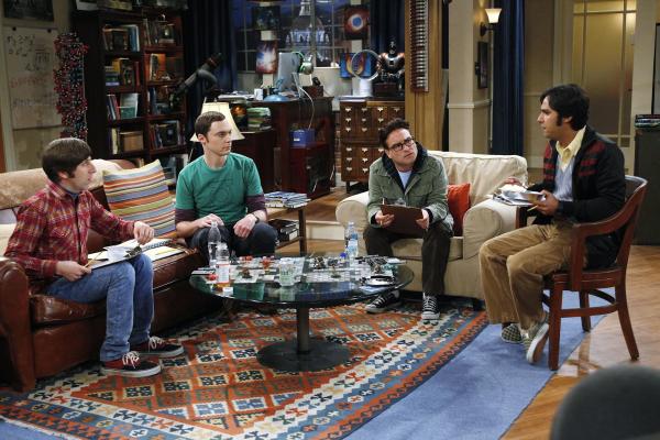 Bild 1 von 25: Raj (Kunal Nayyar, r.) bläst Trübsal, weil Sheldon (Jim Parsons, 2.v.l.), Leonard (Johnny Galecki, 2.v.r.) und Howard (Simon Helberg, l.) eine Freundin haben, nur er allein ist. Penny und Bernadette beschließen daraufhin eine Freundin für ihn zu finden. Doch das ist gar nicht so einfach ...