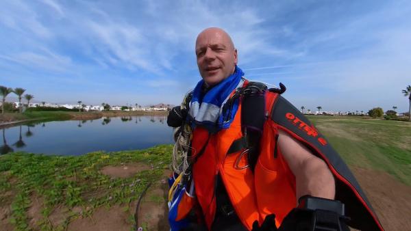 Bild 1 von 2: WELT-Reporter Christoph Wanner nimmt die Zuschauer mit auf ein Abenteuer in den Wolken.
