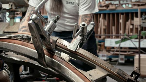 Bild 1 von 4: Thonet - Zehn Schrauben und eine Idee