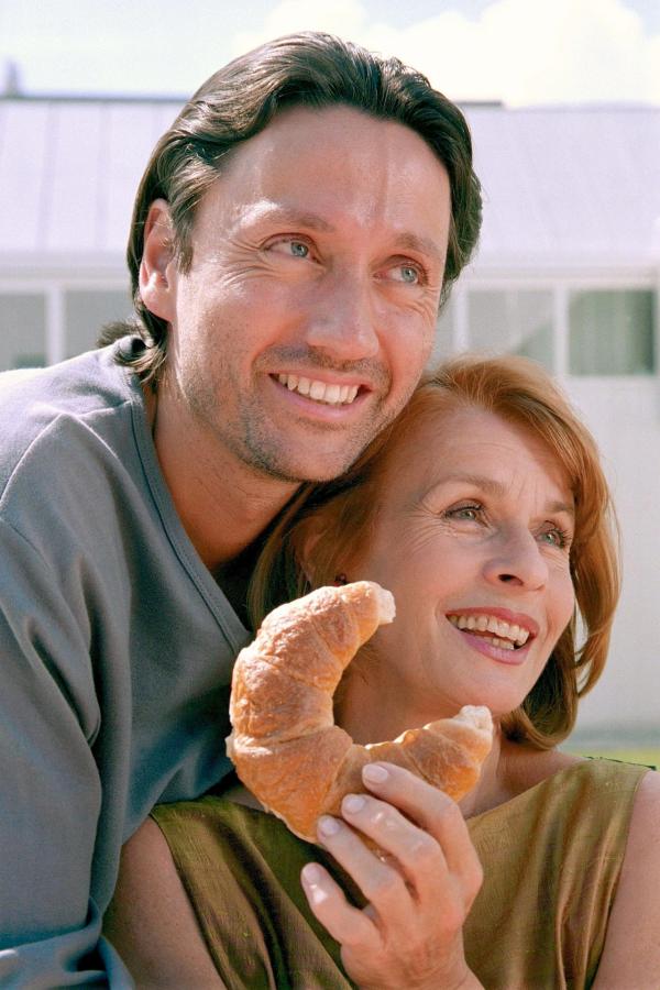 Bild 1 von 7: Ulrich Reinthaller, Senta Berger.