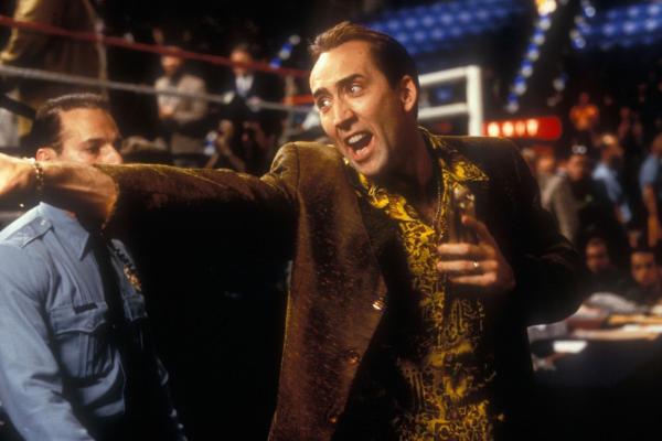 Bild 1 von 10: Während eines Boxkampfes wird der ebenfalls anwesende Verteidigungsminister erschossen. Der Cop Rick Santoro (Nicolas Cage), der eigentlich nur zum Vergnügen in der Arena ist, befindet sich plötzlich mitten in einer großen Verschwörung ...
