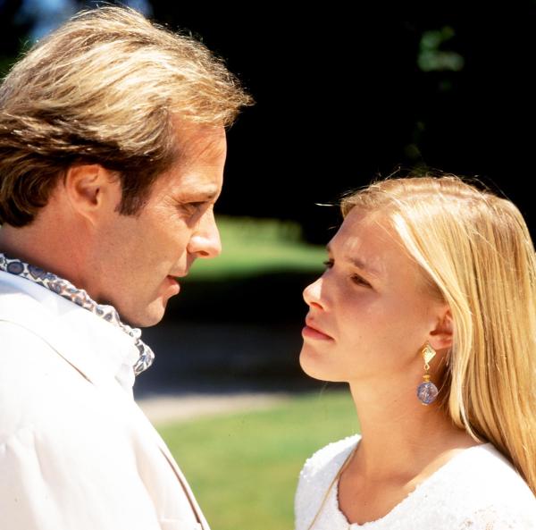 Bild 1 von 11: Im Bild: Burkhard Heyl (Anthony), Kerstin Draeger (Virginia).