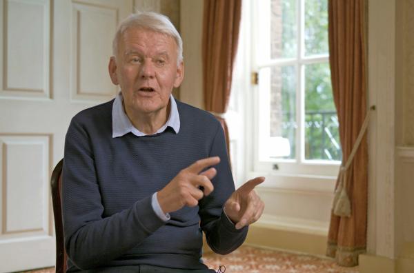 Bild 1 von 6: Peter Hill ist Pianist und Autor - und der Biograf von Olivier Messiaen.