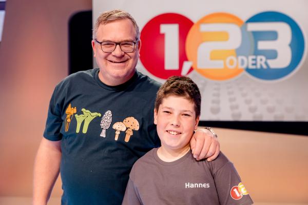 Bild 1 von 4: Für Kamerakind Hannes war das Filmen im Studio eine interessante Erfahrung.