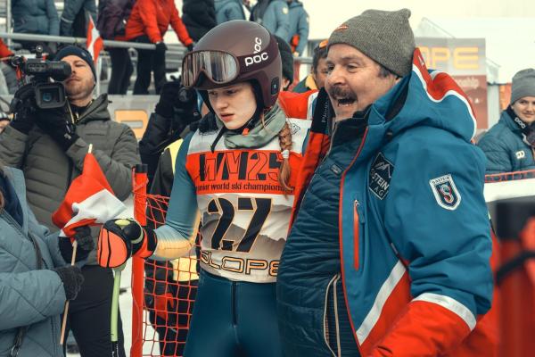 Bild 1 von 1: Im Bild: Emilia Warenski (Dani Strobl), Thomas Mraz (Karl Strobl).