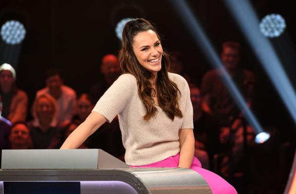 Bild 1 von 2: Moderatorin Esther Sedlaczek.