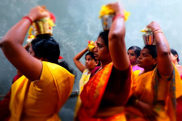 Bild 1 von 10: Hindu-Fest im Sri Navasakthi Vinayagar Temple, Mahé.