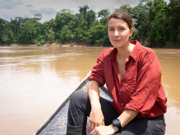Bild 1 von 10: Stromaufwärts am Río Las Piedras wächst unberührter tropischer Regenwald. Hier gibt es keine Straße mehr, man kommt nur mit dem Boot voran.