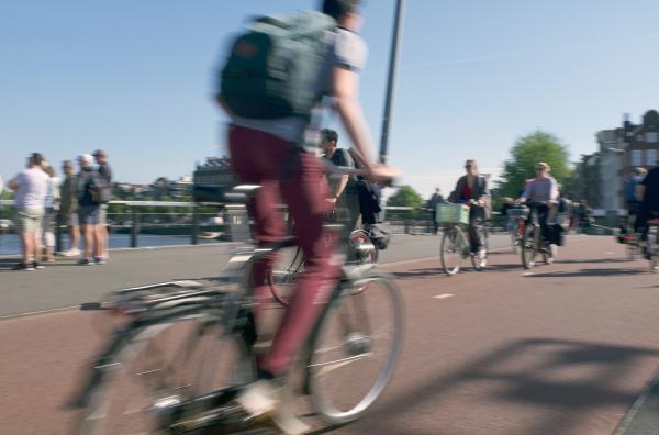 Bild 1 von 2: In Europas Hauptstädten nimmt die Zahl der Fahrradfahrer und mit ihnen auch die Zahl der Unfälle zwischen Radfahrern und Fußgängern zu.