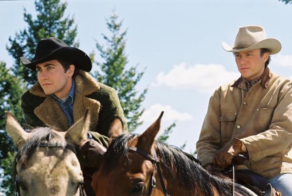Bild 1 von 4: Jack Twist (Jake Gyllenhaal, l.); Ennis Del Mar (Heath Ledger, r.)