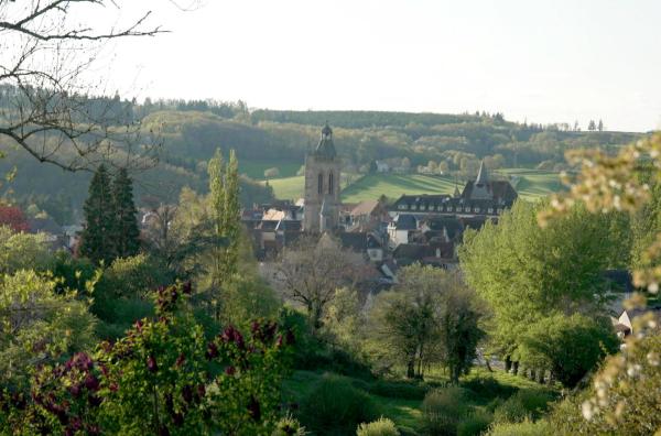Bild 1 von 3: Jahrhundertelang entsandte die Creuse ihre Maurer ins ganze Land, was der Region im Herzen Frankreichs den Beinamen ?Land der Baumeister? einbrachte.