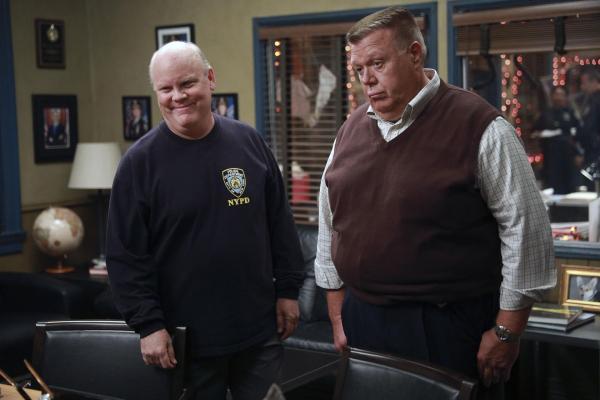 Bild 1 von 12: Hitchcock (Dirk Blocker, l.); Scully (Joel McKinnon Miller, r.)