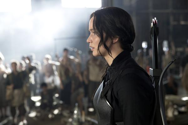 Bild 1 von 28: Die tapfere Kämpferin Katniss (Jennifer Lawrence) ist bereit, alles zu riskieren, denn es gilt, das Leben ihres Freundes Peeta zu retten ...