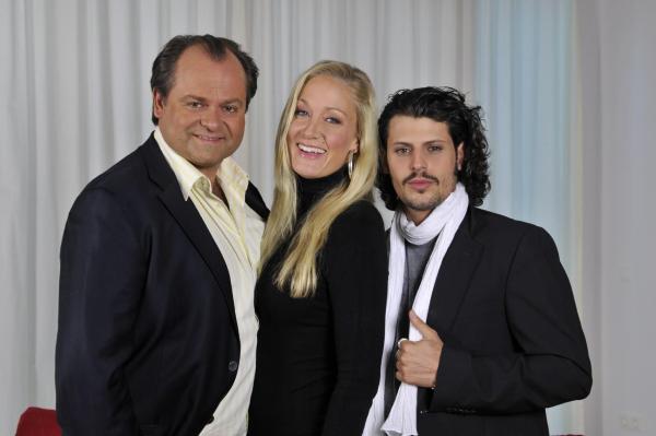 Bild 1 von 4: (v.l.n.r.): Markus Majowski, Janine Kunze und Manuel Cortez sind \