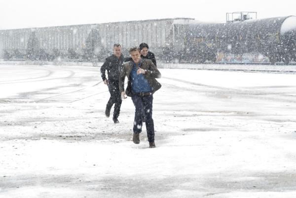 Bild 1 von 9: (v.l.n.r.) Jack Dalton (George Eads); Angus MacGyver (Lucas Till); Murdoc (David Dastmalchian)