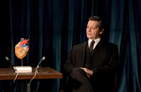 Bild 1 von 27: Im Bild: Herzchirurg Prof. Dr. Kohlfeld (Fritz Karl) ist eine Berühmtheit.