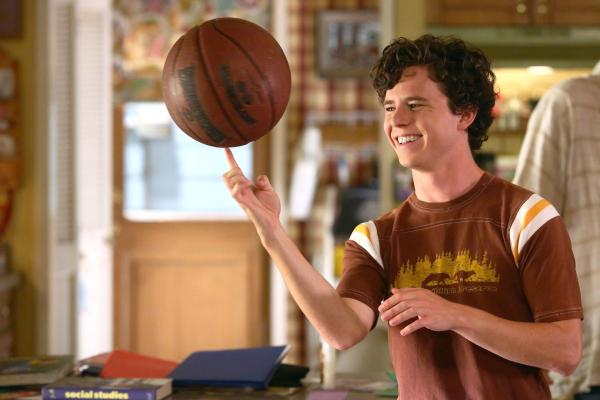 Bild 1 von 24: Axl (Charlie McDermott)