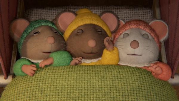 Bild 1 von 4: Ariel (l.), Noah (M.) und Julietta (r.) sind die neuen Geschwister von Sam. Seine Freundin Julia hätte zu gerne auch Geschwister.