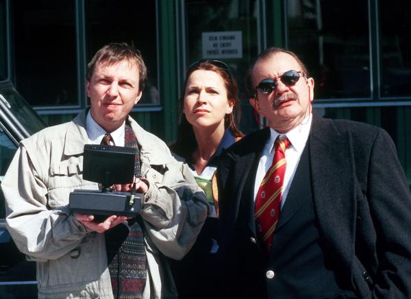 Bild 1 von 7: Im Bild (v.li.): Rainer Egger (Sterntaler), Doris Schretzmayer (Lisa Engel), Ernst Konarek (Oberst Steiner).