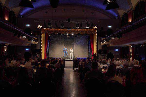 Bild 1 von 9: Comedy-Aufzeichnung in der Comödie Fürth mit Volker Heißmann und Martin Rassau.