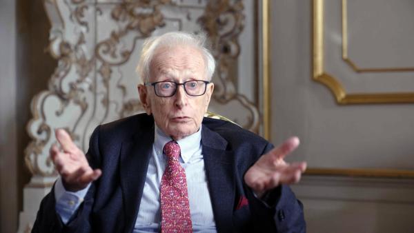 Bild 1 von 17: Im Bild: Interviewpartner Ludwig Karl Adamovich, langjährger Jurist, 1989 - 2002 Präsident des Verfassungsgerichtshofes der Republik Österreich.