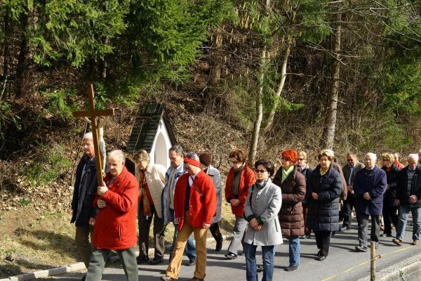 Bild 1 von 3: Vom Aschenkreuz zum Osterlicht