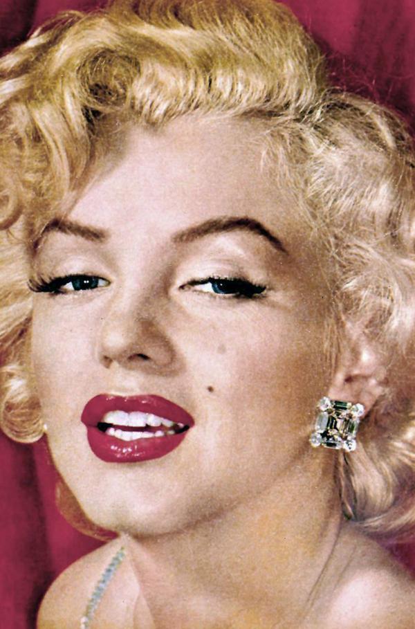 Bild 1 von 3: Marilyn Monroe ein Jahr vor ihrem Tod. Das Ende ihres Lebens war gekennzeichnet von privatem Unglück und einer Medikamentenabhängigkeit.