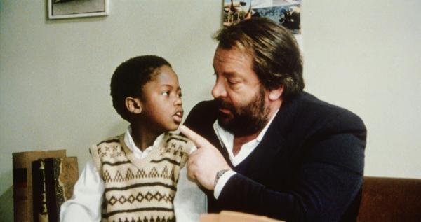 Bild 1 von 4: Bodo (Baldwin Dakile, l.); Rizzo 'Piedone' (Bud Spencer, r.)