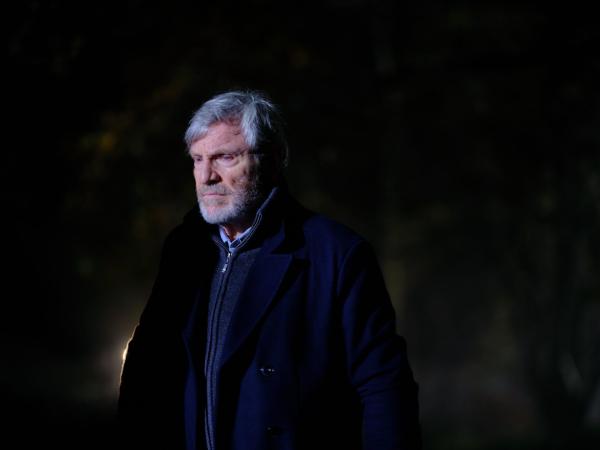 Bild 1 von 6: Julien Baptiste (Tchéky Karyo)