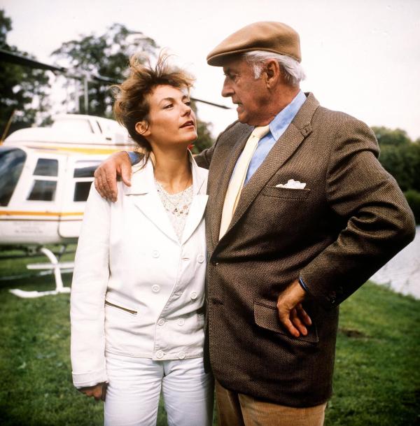 Bild 1 von 2: Im Bild: Der Millionär Jack Brinkley (Stewart Granger) ist mit seiner Tochter Peggy (Ute Lemper) auf Schloss Guldenburg eingetroffen, und die herrliche Landschaft Schleswig-Holsteins zieht ihn sofort in ihren Bann.