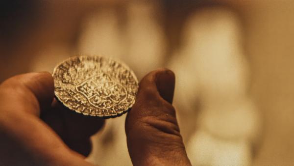 Bild 1 von 6: Seine Kaperfahrten und Raubzüge bringen ihm ein Vermögen ein.