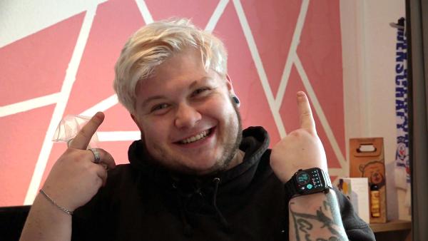 Bild 1 von 4: Damian startet neu durch - mit frischer Haarfarbe.