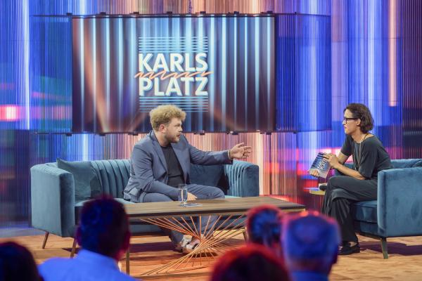 Bild 1 von 18: Von links: Johannes Berzl und Eva Karl Faltermeier.