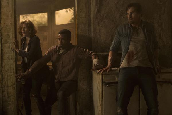 Bild 1 von 8: (v.l.n.r.) Beverly Marsh (Jessica Chastain); Mike Hanlon (Isaiah Mustafa); Ben Hanscom (Jay Ryan)