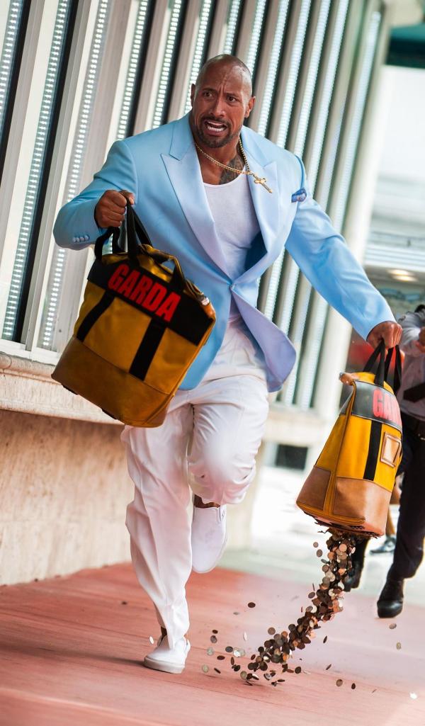 Bild 1 von 8: Frisch aus dem Gefängnis entlassen und eigentlich von Gott bekehrt, lässt sich Paul Doyle (Dwayne Johnson) von zwei Bodybuildern, denen der ständige Konsum von Steroiden aufs Gehirn geschlagen hat, auf den Pfad der Sünde führen ...