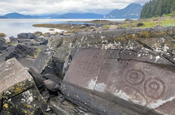 Bild 1 von 3: Spuren der Tlingit-Kultur im Glacier-Bay-Nationalpark, Alaska