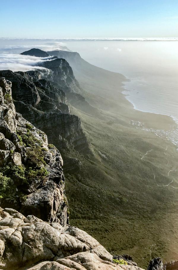 Bild 1 von 8: Blick vom Tafelberg in Richtung Camps Bay.