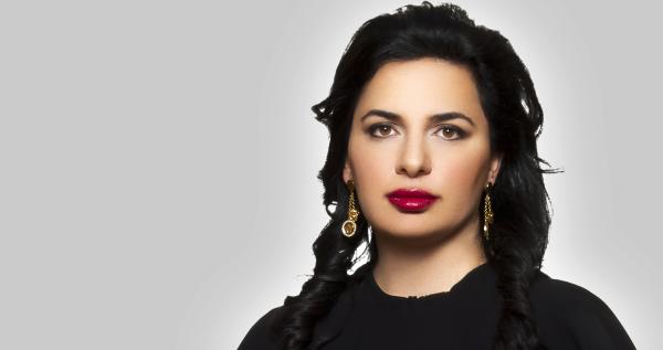 Bild 1 von 5: Ruja Ignatova avancierte zur Lichtgestalt der neuen, phantastischen Finanzkultur und ließ sich von ihren Fans feiern.