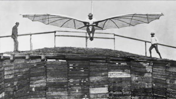 Bild 1 von 6: Otto Lilienthal absolviert rund 2000 Probeflüge, bevor er nach einer Bruchlandung stirbt.