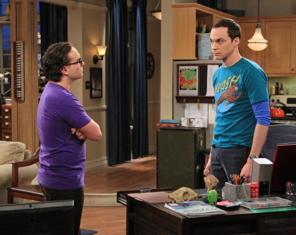 Bild 1 von 10: Geraten in einen ernsthaften Streit: Sheldon (Jim Parsons, r.) und Leonard (Johnny Galecki, l.) ...